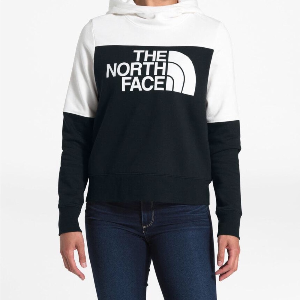 THE NORTH FACE WOMEN’S DREW PEAK PULLOVER HOODIE